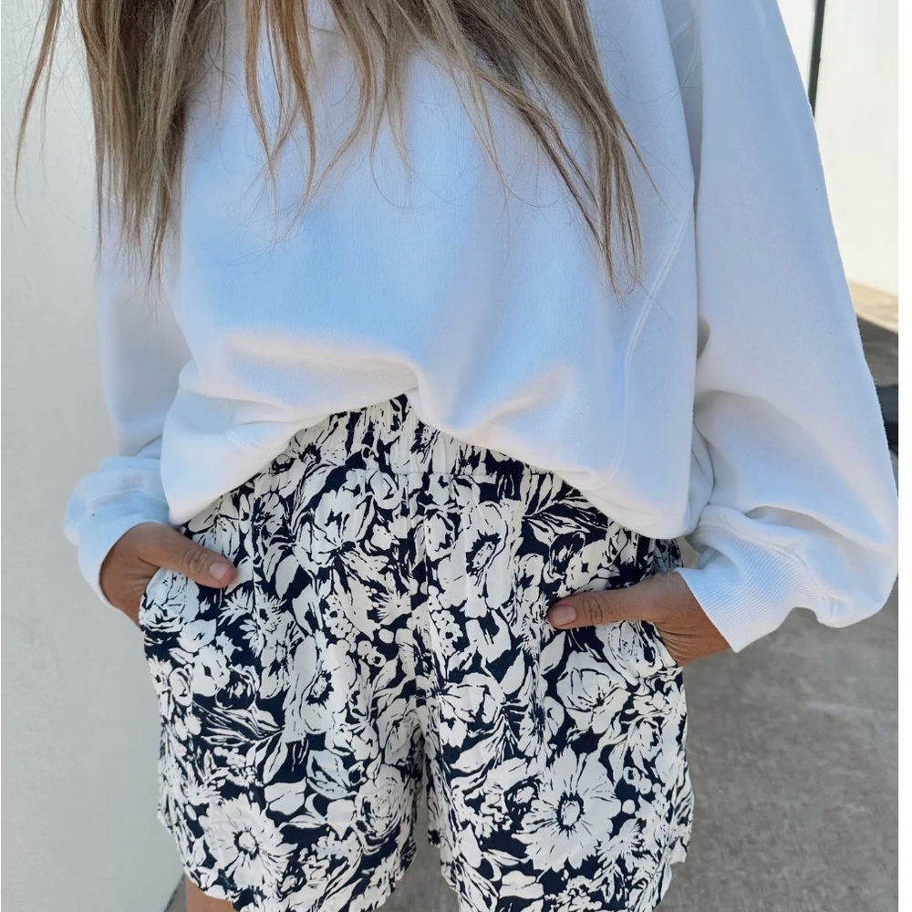 Floral navy and White Women's Shorts